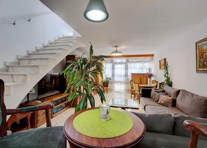 Lovely House In Americas 美洲海滩